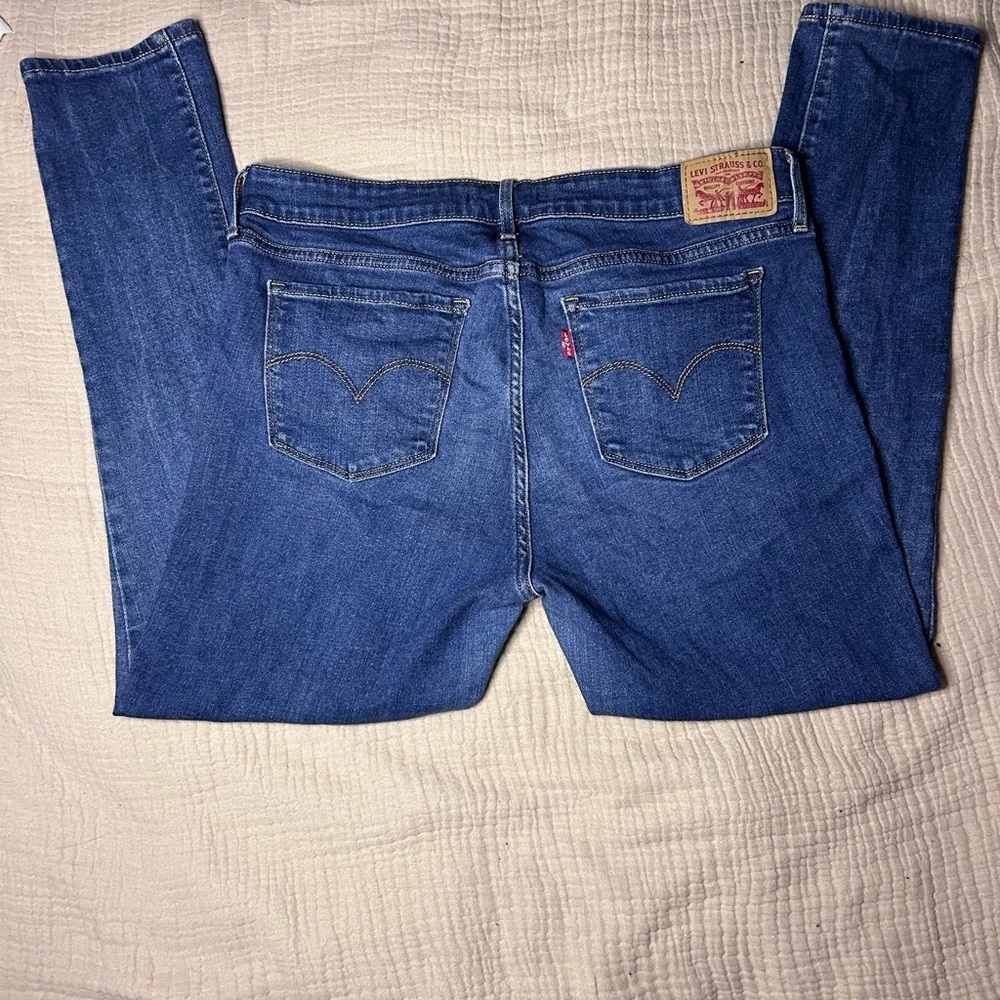 Levi's 711 Skinny Jeans - Picture 2 of 3